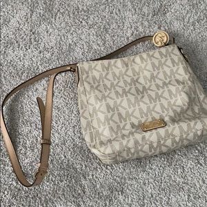 Michael kors crossbody